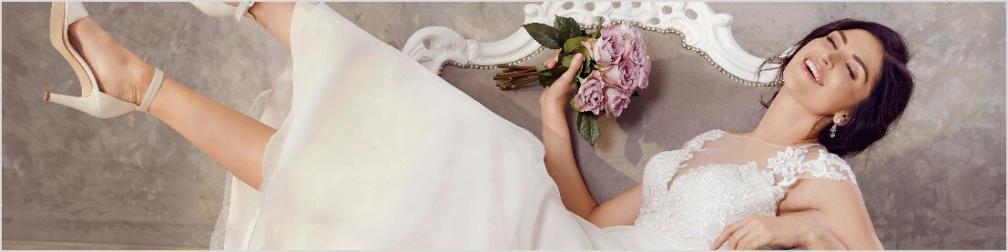 Bruidsschoenen kopen. Bruidsboutique La Romance is de bruidswinkel voor de mooiste trouwjurken en bruidsaccessoires. Verkoop van bruidsschoenen van het luxe bekende bruidsschoenen merk Pink by Paradox in Bleskensgraaf.