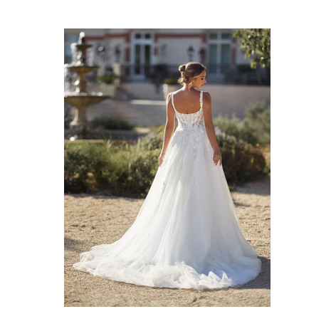 Tres Chic TC27213