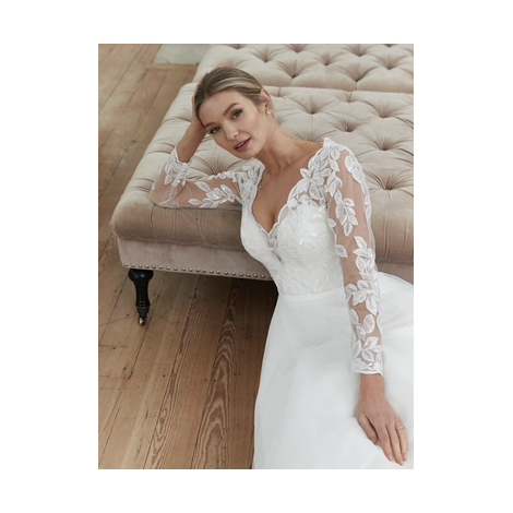 Romantica Leigh