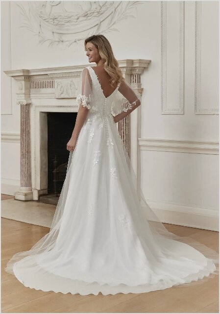 Romantica Quinn Romantica Quinn. Bruidsboutique La Romance heeft weer een prachtige nieuwe collectie trouwjurken ingekocht. Ben je benieuwd naar onze nieuwe collectie bruidsjurken van het bruidsmerk Romantica? Maak vrijblijvend een pasafspraak in onze bruidswinkel. Je bent van harte welkom bij Bruidsboutique La Romance Kerkstraat 29 2971 AK in Bleskensgraaf (Zuid-Holland).