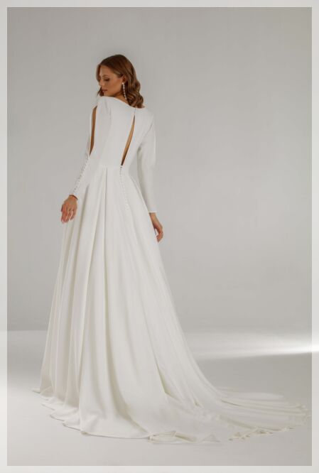 Bruidsmode. Bruidsboutique La Romance heeft weer een prachtige nieuwe bruidsmode collectie ingekocht. Ben je benieuwd naar onze nieuwe collectie bruidsjurken? Maak vrijblijvend een pasafspraak in onze bruidswinkel. Je bent van harte welkom bij Bruidsboutique La Romance Kerkstraat 29 2971 AK in Bleskensgraaf (Zuid-Holland).