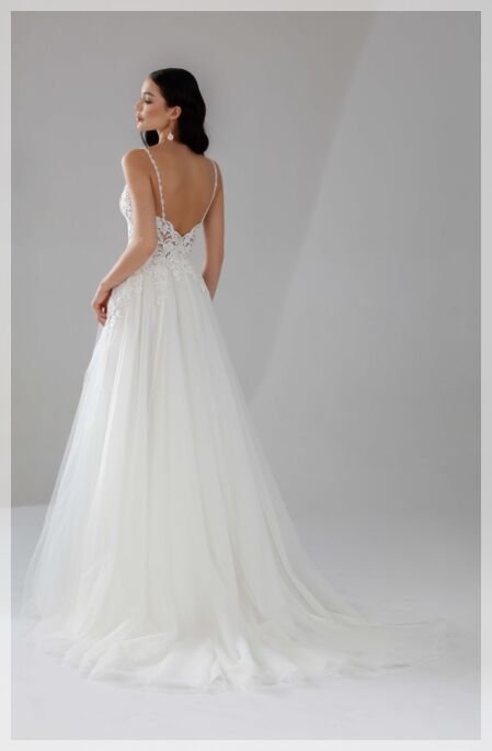 Bruidsmode. Bruidsboutique La Romance heeft weer een prachtige nieuwe bruidsmode collectie ingekocht. Ben je benieuwd naar onze nieuwe collectie bruidsjurken? Maak vrijblijvend een pasafspraak in onze bruidswinkel. Je bent van harte welkom bij Bruidsboutique La Romance Kerkstraat 29 2971 AK in Bleskensgraaf (Zuid-Holland).