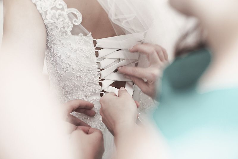Coupeuseservice bruidswinkel Bruidsboutique La Romance in Bleskensgraaf