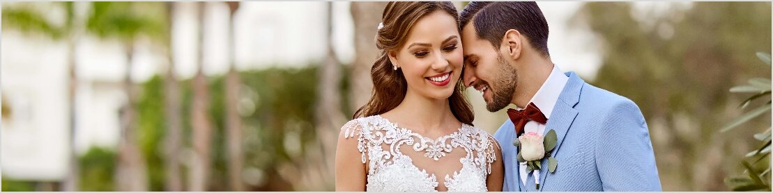 Bruidswinkel Ulvenhout Bruidswinkel Ulvenhout. Ben je op zoek naar de mooiste bruidsjurken? Bruidsboutique La Romance heeft weer een mooie nieuwe collectie ingekocht! Kom je ook onze prachtige trouwjurken passen? Maak vrijblijvend een pasafspraak. Je bent welkom bij La Romance in Bleskensgraaf (Zuid-Holland).