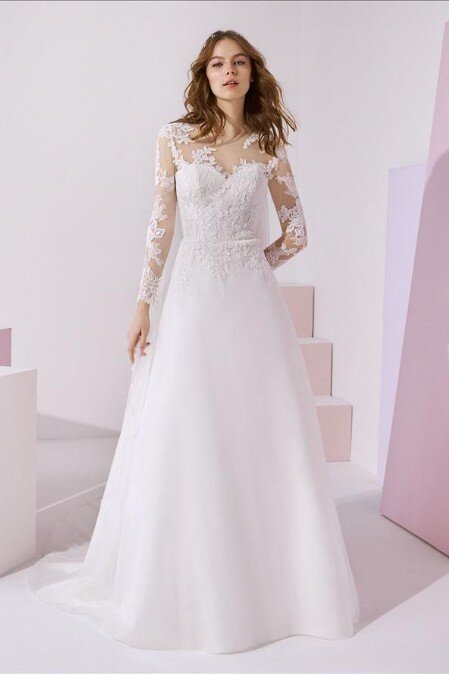 Bedekte trouwjurken Bedekte trouwjurken. Ben je benieuwd naar onze mooie bedekte trouwjurken? Bruidsboutique La Romance heeft weer een prachtige nieuwe collectie bruidsjaponnen ingekocht. Ben je benieuwd naar onze nieuwe collectie bedekte bruidsjurken? Maak vrijblijvend een pasafspraak in onze bruidswinkel. Je bent van harte welkom bij Bruidsboutique La Romance Kerkstraat 29 2971 AK in Bleskensgraaf (Zuid-Holland).