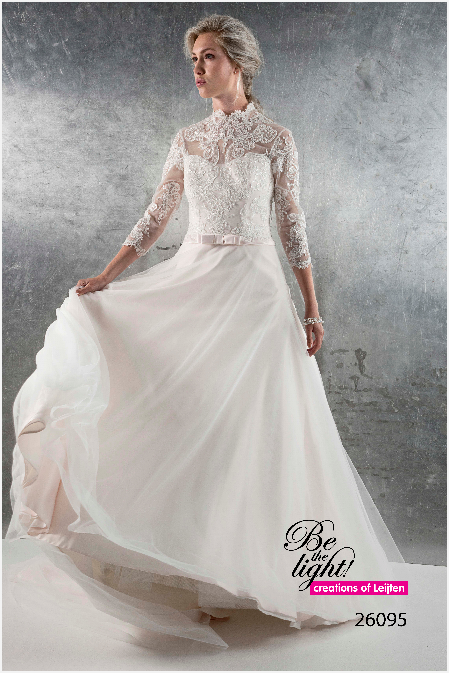Creations of Leijten 26095 Creations of Leijten 26095. De mooiste bruidsmerken vind je bij Bruidsboutique La Romance in Bleskensgraaf (Zuid-Holland). Wij beschikken over verschillende merken zoals: Romantica, Venus Bridal, Très Chic, Brinkman, Jessie K, Morilee by Madeline Gardner, Creations of Leijten, Pronovias, Jarice en nog veel meer! Bruidsboutique La Romance heeft weer een prachtige nieuwe collectie trouwjurken ingekocht. Ben je benieuwd naar onze nieuwe collectie bruidsjurken en bruidsaccessoires? Wij verkopen verschillende soorten trouwjurken en alle bijbehorende bruidsaccessoires. Bruidsschoenen, bruidslingerie, bruidssieraden, bruidssluiers en nog veel meer. Maak vrijblijvend een afspraak in onze bruidswinkel. Je bent van harte welkom bij Bruidsboutique La Romance Kerkstraat 29 2971 AK in Bleskensgraaf (Zuid-Holland).