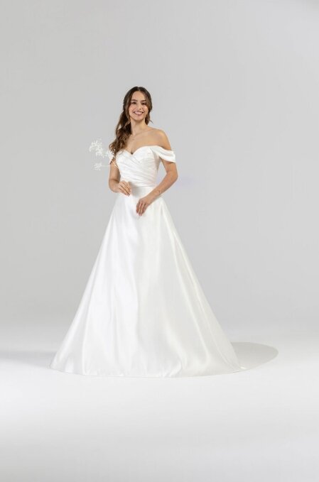 Bruidsmode Hillegersberg Bruidsmode Hillegersberg. Bruidsboutique La Romance is de bruidswinkel in de provincie Zuid-Holland. La Romance is gelegen in het landelijke Bleskensgraaf. Wij verkopen verschillende soorten trouwjurken en alle bijbehorende bruidsaccessoires. Bruidsschoenen, bruidslingerie, bruidssieraden, bruidssluiers en nog veel meer. Onze nieuwe collectie bruidsjurken is weer prachtig!
