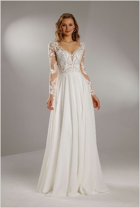 Trouwjurk met mouwen. Bruidsboutique La Romance is de bruidswinkel in de provincie Zuid-Holland. La Romance is gelegen in het landelijke Bleskensgraaf. Wij verkopen verschillende soorten trouwjurken met mouwen en alle bijbehorende bruidsaccessoires. Bruidsschoenen, bruidslingerie, bruidssieraden, bruidssluiers en nog veel meer. Onze nieuwe collectie bruidsjurken is weer prachtig!