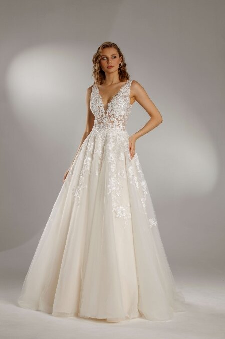 Romantische trouwjurken Romantische trouwjurken. Romantische trouwjurk van het bruidsmerk Jarice. Bruidsboutique La Romance heeft weer een prachtige nieuwe collectie trouwjurken ingekocht. Ben je benieuwd naar onze nieuwe collectie bruidsjurken en bruidsaccessoires? Wij verkopen verschillende soorten trouwjurken en alle bijbehorende bruidsaccessoires. Bruidsschoenen, bruidslingerie, bruidssieraden, bruidssluiers en nog veel meer. Maak vrijblijvend een afspraak in onze bruidswinkel. Je bent van harte welkom bij Bruidsboutique La Romance Kerkstraat 29 2971 AK in Bleskensgraaf (Zuid-Holland).
