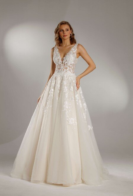 Bruidsmode Bergambacht. Op zoek naar bruidsmode in de omgeving van Bergambacht? Bij Bruidsboutique La Romance vindt de bruid een schitterende collectie bruidsjurken. Maak vrijblijvend een afspraak in onze bruidswinkel.