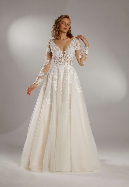 Trouwjurk prinses Trouwjurk prinses. Ben je op zoek naar een mooie prinsessen trouwjurk? Met de gevarieerde collectie prinsessen trouwjurken in het assortiment behoort Bruidsboutique La Romance tot de meest exclusieve bruidswinkels in de provincie Zuid-Holland.
