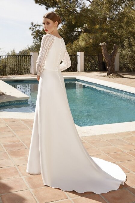Bruidsjurk Tanya - Jarice. Kom jij deze bruidsjurk passen in onze bruidswinkel? Bruidsboutique La Romance voor de moderne, klassieke en romantische bruid.