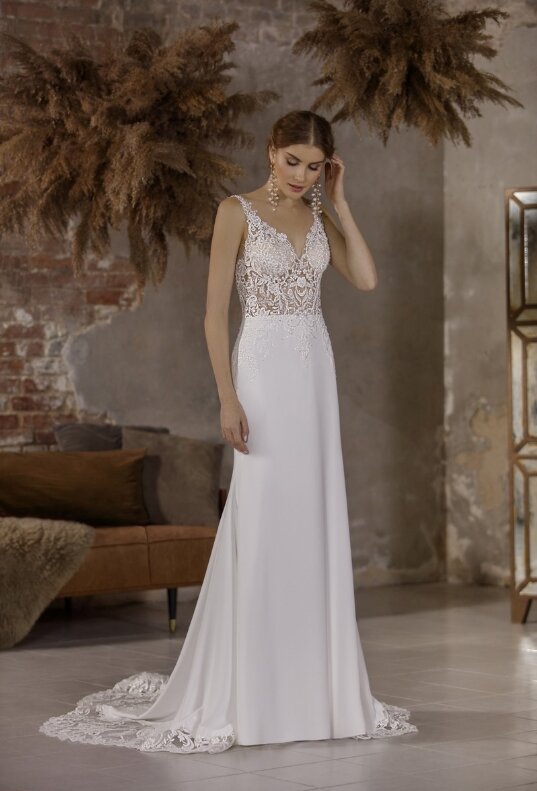 Jarice Kady. Bruidsboutique La Romance heeft weer een prachtige nieuwe collectie trouwjurken ingekocht. Ben je benieuwd naar onze nieuwe collectie bruidsjurken? Maak vrijblijvend een pasafspraak in onze bruidswinkel. Je bent van harte welkom bij Bruidsboutique La Romance Kerkstraat 29 2971 AK in Bleskensgraaf (Zuid-Holland).