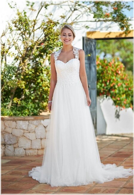 Bruidsmode Drechtsteden Bruidsmode Drechtsteden. Bruidsboutique La Romance is de bruidswinkel in de provincie Zuid-Holland. La Romance is gelegen in het landelijke Bleskensgraaf. Wij verkopen verschillende soorten trouwjurken en alle bijbehorende bruidsaccessoires. Bruidsschoenen, bruidslingerie, bruidssieraden, bruidssluiers en nog veel meer. Onze nieuwe collectie bruidsjurken is weer prachtig!