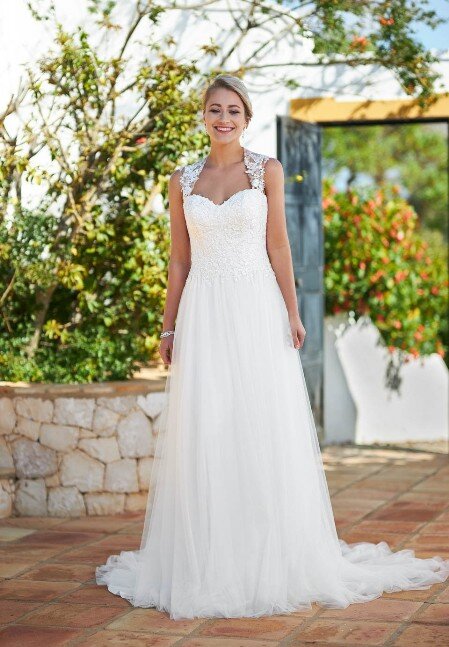 Bruidsmode Bleskensgraaf Bruidsmode Bleskensgraaf. Bruidsboutique La Romance is de bruidswinkel in de provincie Zuid-Holland. La Romance is gelegen in het landelijke Bleskensgraaf. Wij verkopen verschillende soorten trouwjurken en alle bijbehorende bruidsaccessoires. Bruidsschoenen, bruidslingerie, bruidssieraden, bruidssluiers en nog veel meer. Onze nieuwe collectie bruidsjurken is weer prachtig!