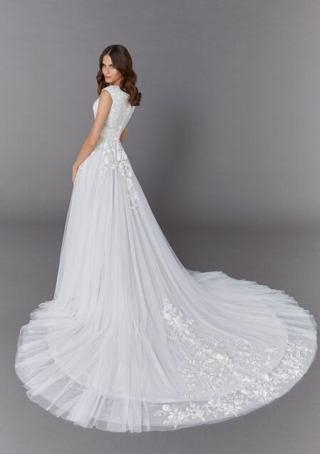 Morilee trouwjurken. Bruidsboutique La Romance heeft weer een prachtige nieuwe collectie trouwjurken ingekocht. Ben je benieuwd naar onze nieuwe collectie bruidsjurken? Maak vrijblijvend een pasafspraak in onze bruidswinkel. Je bent van harte welkom bij Bruidsboutique La Romance Kerkstraat 29 2971 AK in Bleskensgraaf (Zuid-Holland).