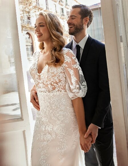 Bruidsmode Papendrecht Bruidsmode Papendrecht. Bruidsboutique La Romance is de bruidswinkel in de provincie Zuid-Holland. La Romance is gelegen in het landelijke Bleskensgraaf. Wij verkopen verschillende soorten trouwjurken en alle bijbehorende bruidsaccessoires. Bruidsschoenen, bruidslingerie, bruidssieraden, bruidssluiers en nog veel meer. Onze nieuwe collectie bruidsjurken is weer prachtig!