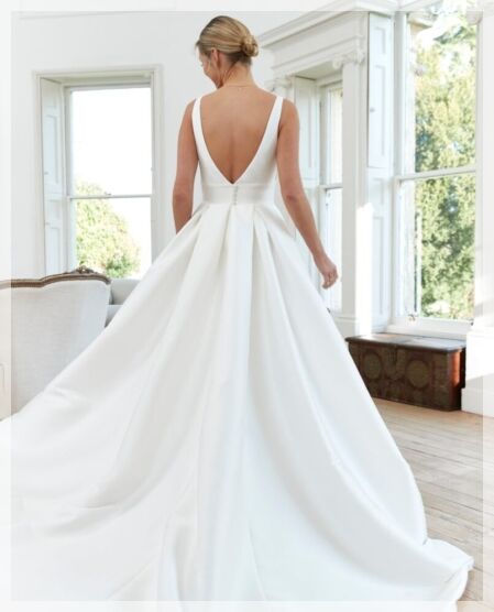 Grote maten trouwjurk Romantica Ashby met elegante details in Bleskensgraaf