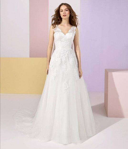 Bruidsjurk Pronovias. - Stephanie Bruidsjurk Pronovias. - Stephanie. Kom jij deze bruidsjurk passen in onze bruidswinkel? Bruidsboutique La Romance voor de moderne, klassieke en romantische bruid.