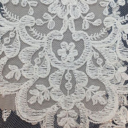Gekleurde trouwjurken - Luxe bruidsstoffen. Ben je op zoek naar de allermooiste gekleurde trouwjurken? Met de gevarieerde collectie gekleurde bruidsjurken in het assortiment behoort Bruidsboutique La Romance tot de meest exclusieve bruidswinkels in de provincie Zuid-Holland. Als u op zoek bent naar een bruidswinkel om u ideale gekleurde trouwjurk te vinden, dan mag La Romance zeker niet op uw lijstje ontbreken. Luxe bruidsstoffen. Stof voor een bruidsjurk nodig? Wij hebben verschillende kleuren bruidsstoffen. Kom langs en vraag naar de mogelijkheden.