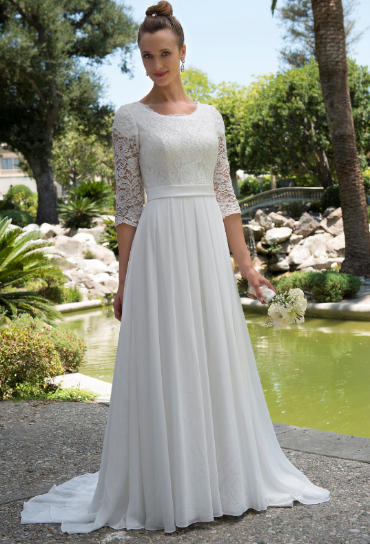 Bruidsjurk Venus Bridal. - TB7715 Bruidsjurk Venus Bridal. - TB7715. Kom jij deze bruidsjurk passen in onze bruidswinkel? Bruidsboutique La Romance voor de moderne, klassieke en romantische bruid.