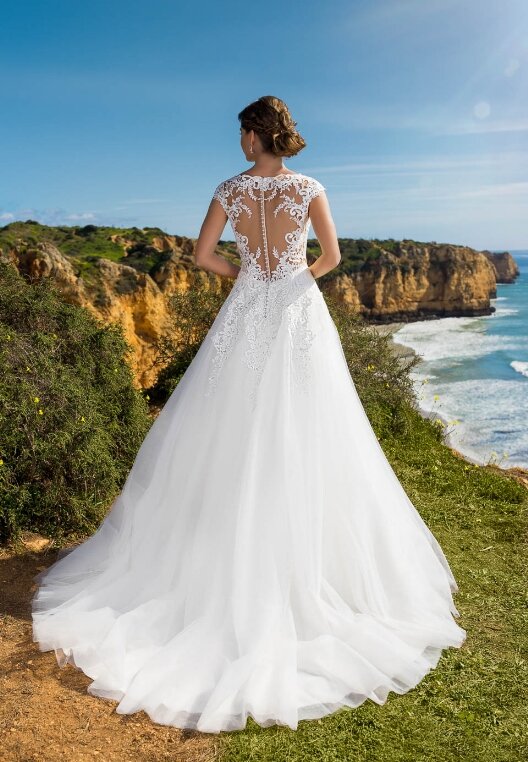 Bruidsjurk Tres Chic: 21248 Bruidsjurk Tres Chic: 21248. Bruidsboutique La Romance in de omgeving van Dordrecht heeft weer een prachtige collectie van het romantische bruidsmerk Tres Chic. Kom jij deze prachtige bruidsjapon passen in onze bruidswinkel?