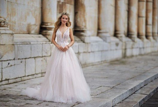 Bruidswinkel Dordrecht Bruidswinkel Dordrecht. Bruidsboutique La Romance.