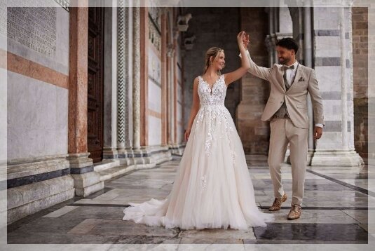 Bruidswinkel Gorinchem Bruidswinkel Gorinchem. Ben je op zoek naar een bruidswinkel in de omgeving van Gorinchem? Bruidsboutique La Romance is de bruidswinkel in de provincie Zuid-Holland. La Romance is gelegen in het landelijke Bleskensgraaf. Wij verkopen verschillende soorten bruidsjurken en alle bijbehorende bruidsaccessoires. Trouwschoenen, bruidslingerie, bruidssieraden, bruidssluiers en nog veel meer. Onze nieuwe collectie bruidsjaponnen is weer prachtig!
