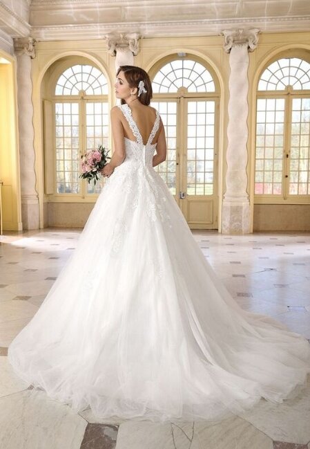 Tres Chic 9253SN Tres Chic 9253SN