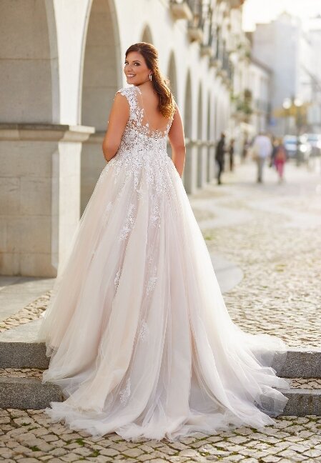 Tres Chic ME23318