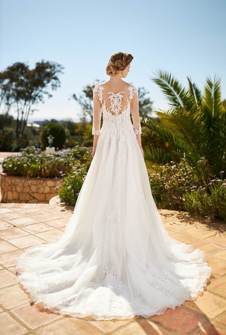 Trouwjurk open rug. Bruidsboutique La Romance.