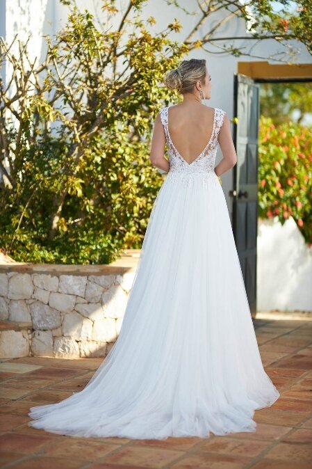 Trouwjurk open rug. Bruidsboutique La Romance.