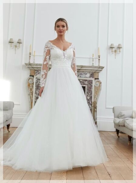 Trouwjurk Romantica Leigh. Wij verkopen de allermooiste bruidsjaponnen. Bruidsboutique La Romance is de bruidswinkel in de provincie Zuid-Holland. La Romance is gelegen in het landelijke Bleskensgraaf. Wij verkopen verschillende soorten trouwjurken en alle bijbehorende bruidsaccessoires. Bruidsschoenen, bruidslingerie, bruidssieraden, bruidssluiers en nog veel meer. Onze nieuwe collectie bruidsjurken is weer prachtig!