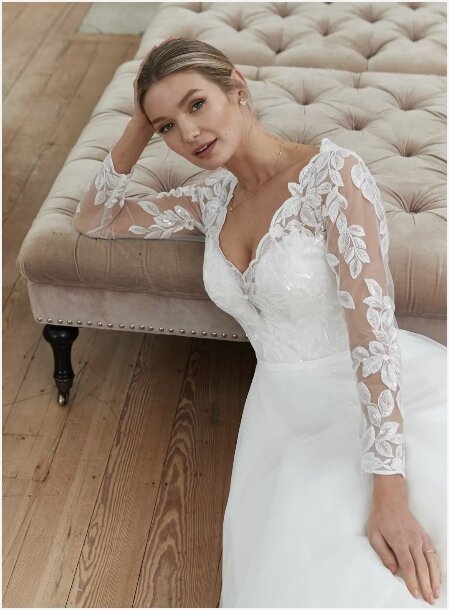 Romantica Leigh Trouwjurk Romantica Leigh. Wij verkopen de allermooiste bruidsjaponnen. Bruidsboutique La Romance is de bruidswinkel in de provincie Zuid-Holland. La Romance is gelegen in het landelijke Bleskensgraaf. Wij verkopen verschillende soorten trouwjurken en alle bijbehorende bruidsaccessoires. Bruidsschoenen, bruidslingerie, bruidssieraden, bruidssluiers en nog veel meer. Onze nieuwe collectie bruidsjurken is weer prachtig!