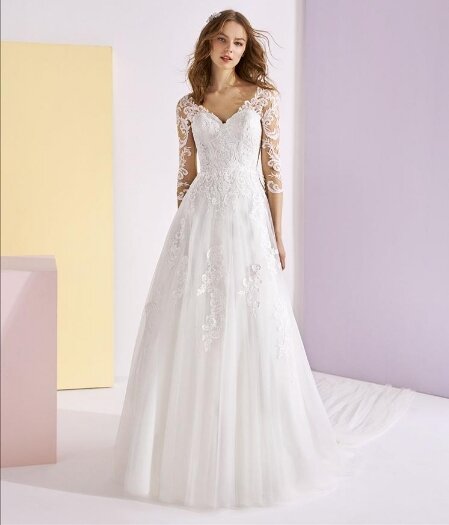 Bruidsjurk Pronovias. - Vexta Bruidsjurk Pronovias. - Vexta. Kom jij deze bruidsjurk passen in onze bruidswinkel? Bruidsboutique La Romance voor de moderne, klassieke en romantische bruid.