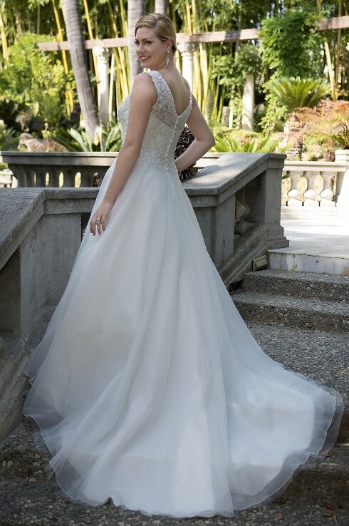 Bruidsjapon Venus Bridal VW 8746 grote maten bruidsmode Bruidsjapon Venus Bridal VW 8746 grote maten bruidsmode