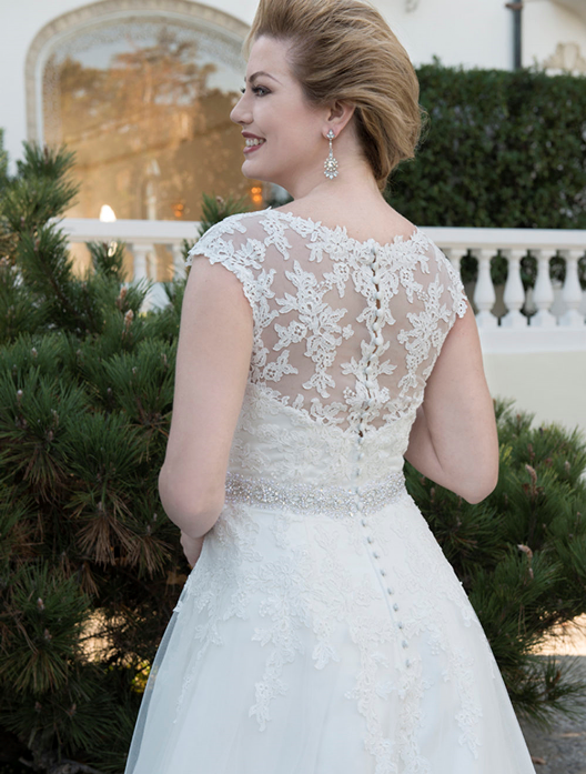 Bruidsjapon Venus Bridal VW 8729 grote maten bruidsmode Bruidsjapon Venus Bridal VW 8729 grote maten bruidsmode