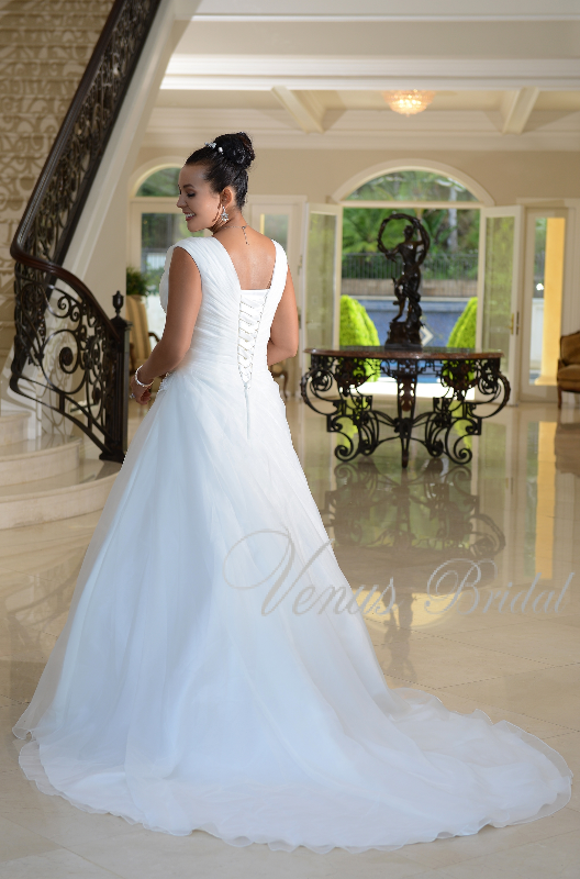 Bruidsjapon Venus Bridal VW 8760 grote maten bruidsmode Bruidsjapon Venus Bridal VW 8760 grote maten bruidsmode