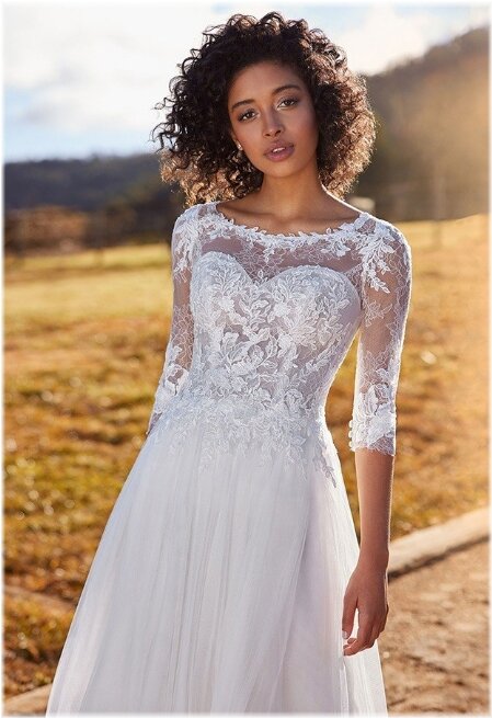 Bruidswinkel Bruidswinkel. Bruidsboutique La Romance is de bruidswinkel in de provincie Zuid-Holland. La Romance is gelegen in het landelijke Bleskensgraaf. Wij verkopen verschillende soorten trouwjurken en alle bijbehorende bruidsaccessoires. Bruidsschoenen, bruidslingerie, bruidssieraden, bruidssluiers en nog veel meer.