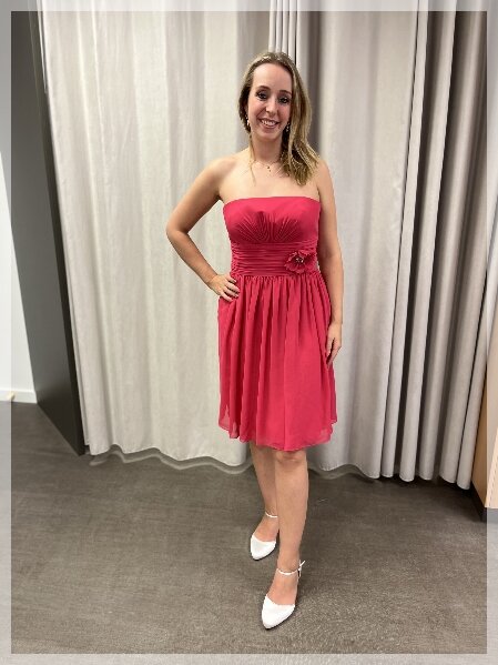 Soft Glamour – Roze Galajurkje met Elegante Uitstraling