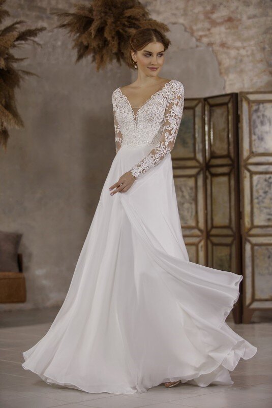 Trouwjurken 60 plus Elegante trouwjurk voor vrouwen 60+, met verfijnde details en een klassieke snit die perfect past bij een tijdloze bruiloft.