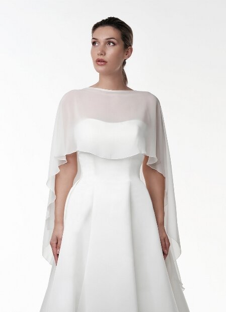 Cape Poirier T-125 - Ivoorkleurige cape van zachte crêpe georgette