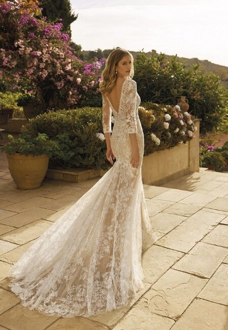 Pronovias White One Jigs Pronovias White One Jigs. Bruidsboutique La Romance heeft weer een prachtige nieuwe collectie trouwjurken ingekocht. Ben je benieuwd naar onze nieuwe collectie bruidsjurken van het bruidsmerk Pronovias? Maak vrijblijvend een pasafspraak in onze bruidswinkel. Je bent van harte welkom bij Bruidsboutique La Romance Kerkstraat 29 2971 AK in Bleskensgraaf (Zuid-Holland).