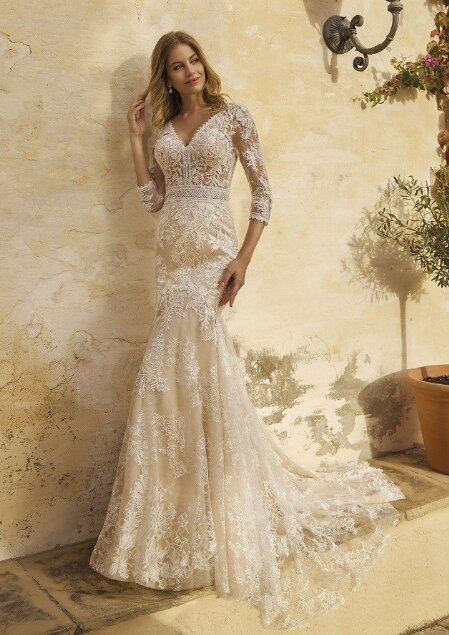 Pronovias White One Jigs. Bruidsboutique La Romance heeft weer een prachtige nieuwe collectie trouwjurken ingekocht. Ben je benieuwd naar onze nieuwe collectie bruidsjurken van het bruidsmerk Pronovias? Maak vrijblijvend een pasafspraak in onze bruidswinkel. Je bent van harte welkom bij Bruidsboutique La Romance Kerkstraat 29 2971 AK in Bleskensgraaf (Zuid-Holland).