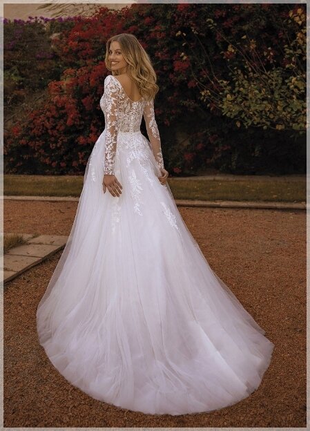 Pronovias White One Viva Pronovias White One Viva. Bruidsboutique La Romance heeft weer een prachtige nieuwe collectie trouwjurken ingekocht. Ben je benieuwd naar onze nieuwe collectie bruidsjurken van het bruidsmerk Pronovias? Maak vrijblijvend een pasafspraak in onze bruidswinkel. Je bent van harte welkom bij Bruidsboutique La Romance Kerkstraat 29 2971 AK in Bleskensgraaf (Zuid-Holland).