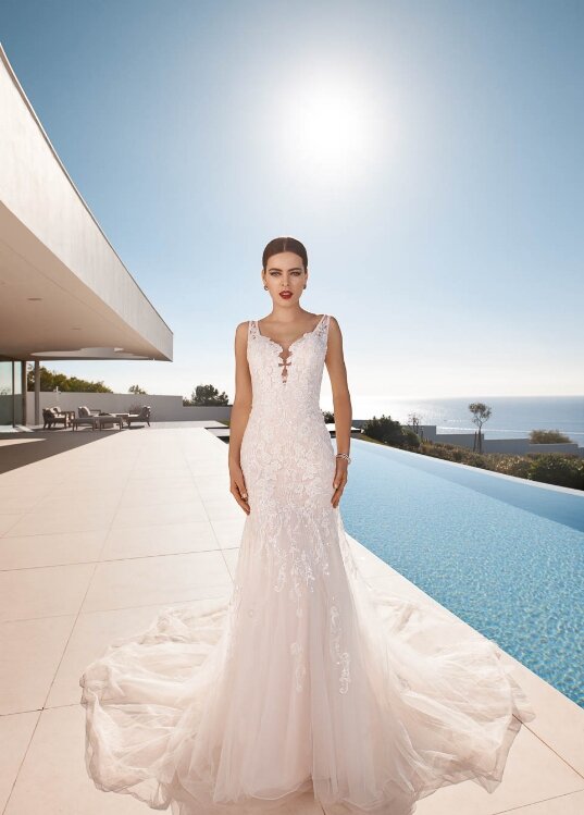 Bruidsjurk Tres Chic: PU 21504 Bruidsjurk Tres Chic: PU 21504. Bruidsboutique La Romance in de omgeving van Dordrecht heeft weer een prachtige collectie van het romantische bruidsmerk Tres Chic. Kom jij deze prachtige bruidsjapon passen in onze bruidswinkel?