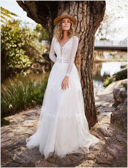 Wij verkopen de allermooiste bruidsmode. Bruidsboutique La Romance is de bruidswinkel in de provincie Zuid-Holland. La Romance is gelegen in het landelijke Bleskensgraaf. Wij verkopen verschillende soorten trouwjurken en alle bijbehorende bruidsaccessoires. Bruidsschoenen, bruidslingerie, bruidssieraden, bruidssluiers en nog veel meer. Onze nieuwe collectie bohemian bruidsjurken is weer prachtig!
