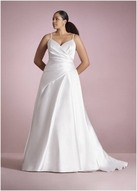Collectie trouwjurken. White One Yukata