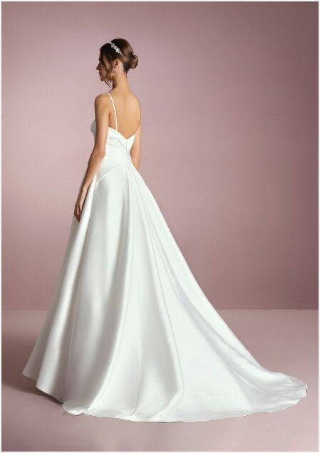 Collectie trouwjurken. White One Yukata
