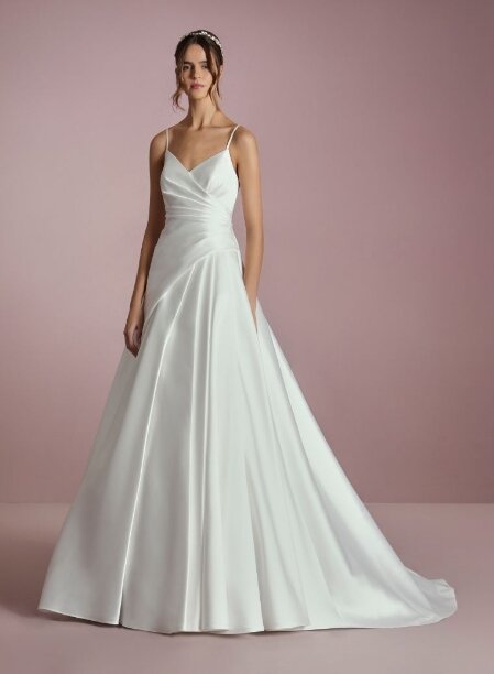 Bruidsmode Etten-Leur Bruidsmode Etten-Leur. Bruidsboutique La Romance.